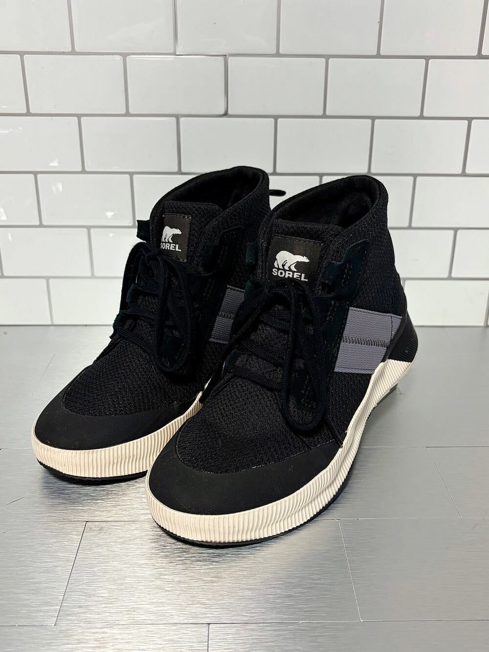Sorel Out ’N About III Mid Sneaker Waterproof Black Women’s 7.5